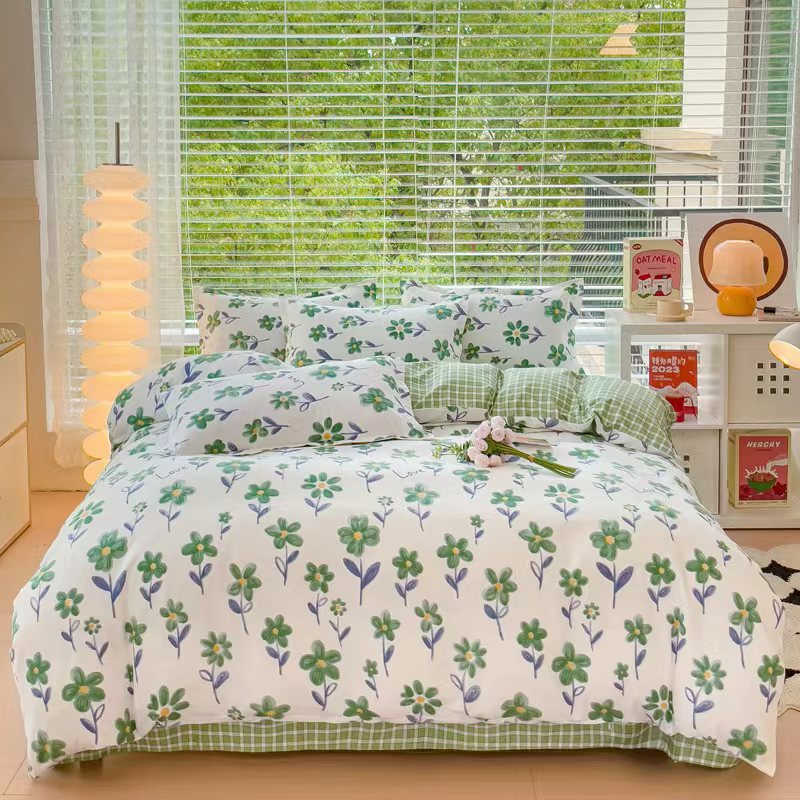 Plant-based four-piece comforter set-lime floral